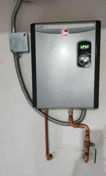 Tip Top Plumbing Company installs both tank and tankless water heaters in Broward County, providing efficient, code-compliant solutions for residential and commercial properties. We ensure safe, durable, and energy-efficient hot water systems tailored to your needs.