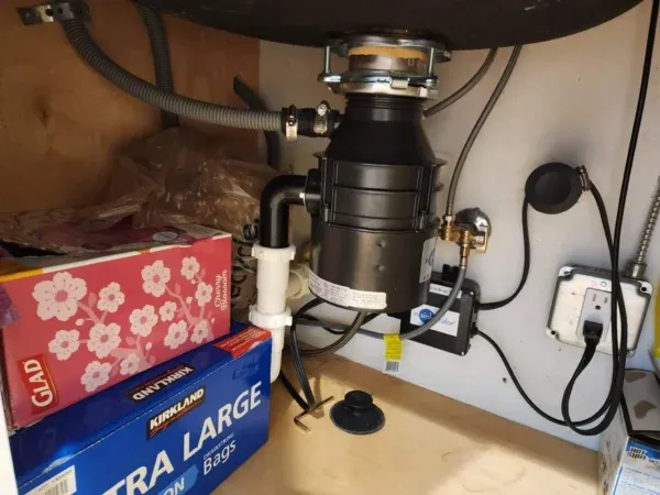 Tip Top Plumbing provides reliable repair and maintenance of garbage disposals in Broward County, including jam clearing, reset support, and drain alignment under the sink.
